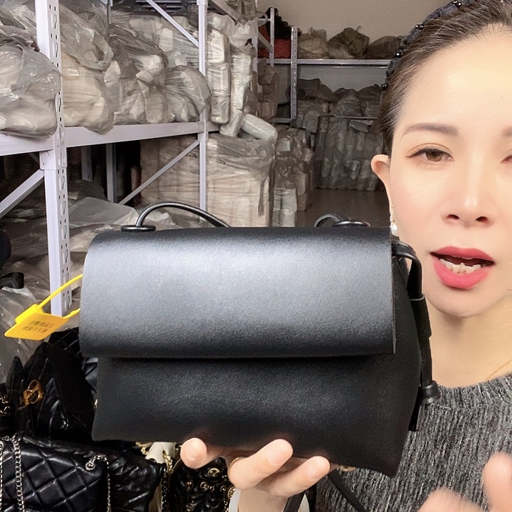 蚕丝小牛剖层皮革PU