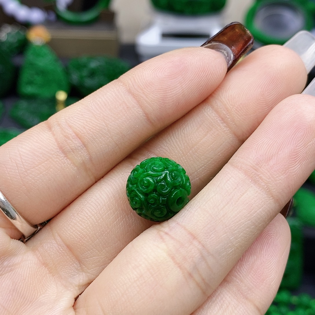 翡翠未镶嵌颈饰吊坠