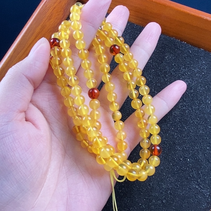 蜜蜡未镶嵌珠宝奇石