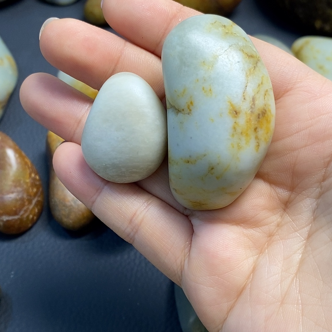 用***7和田玉未镶嵌挂件