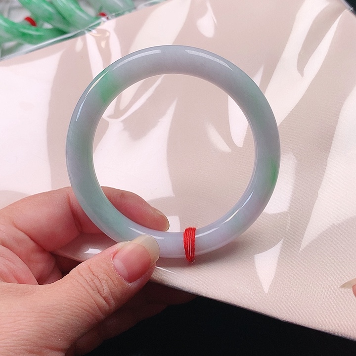 翡翠手镯未镶嵌翡翠099