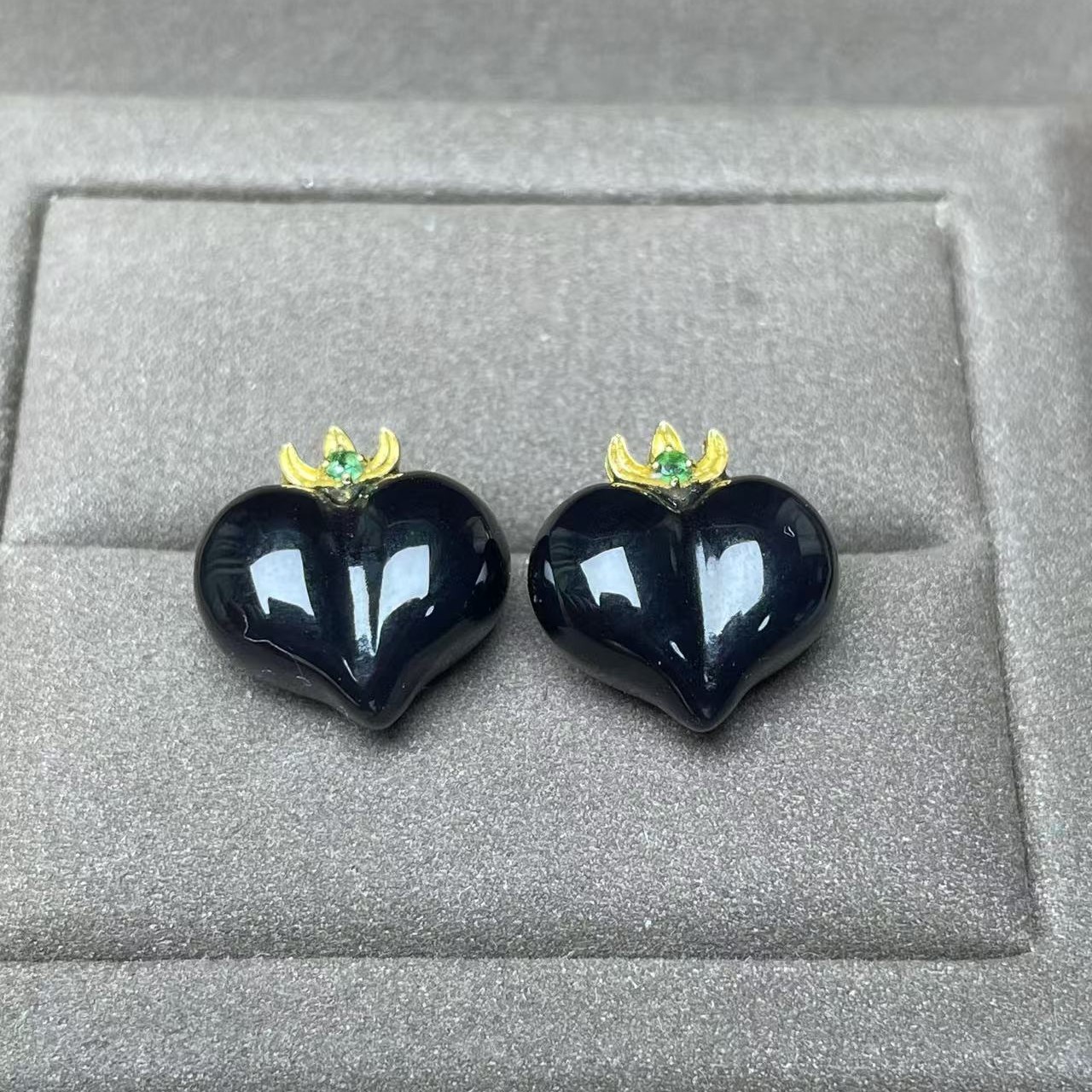 和田玉冰烟紫屁桃耳钉设计款925银镶嵌尺寸约10/12/6mm