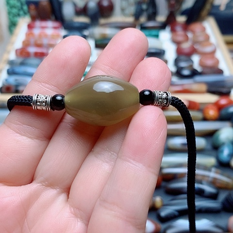 合金颈饰玛瑙/玉髓