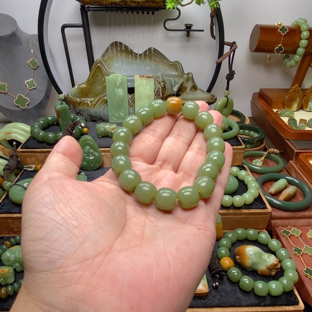 岫岩河磨玉（透闪石质玉）手串未镶嵌木*