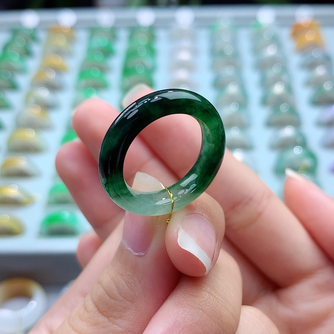 翡翠戒指未镶嵌h****15圈