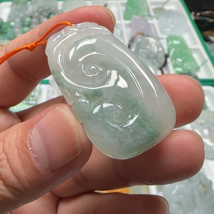 颈饰未镶嵌翡翠如意