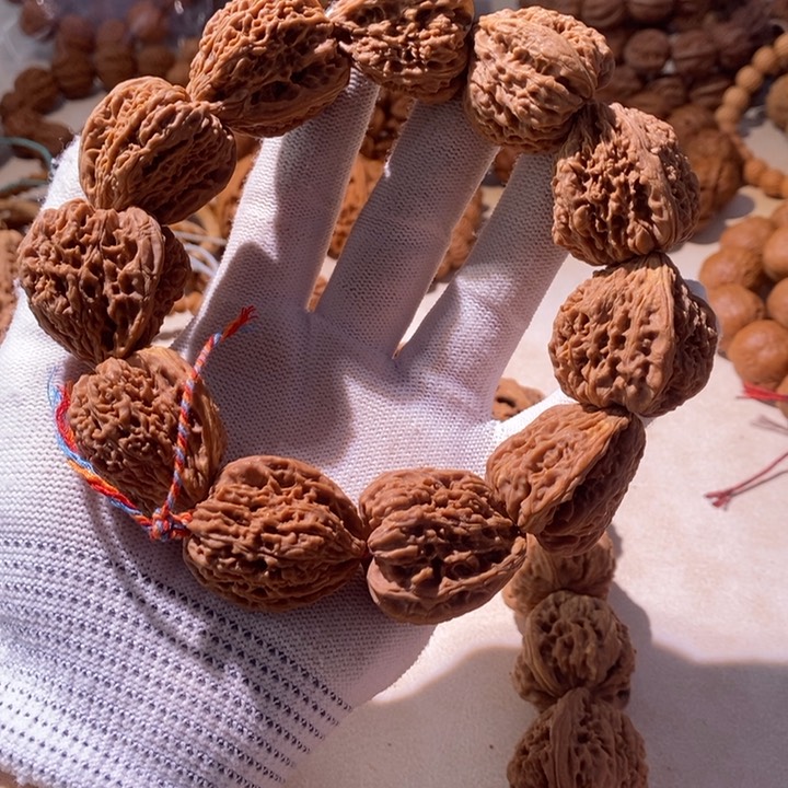 手串文玩核桃…………5