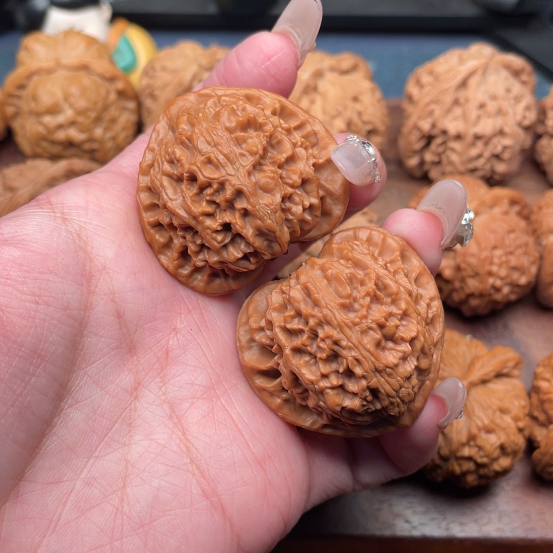 文玩核桃吊坠桃心宫灯39.5