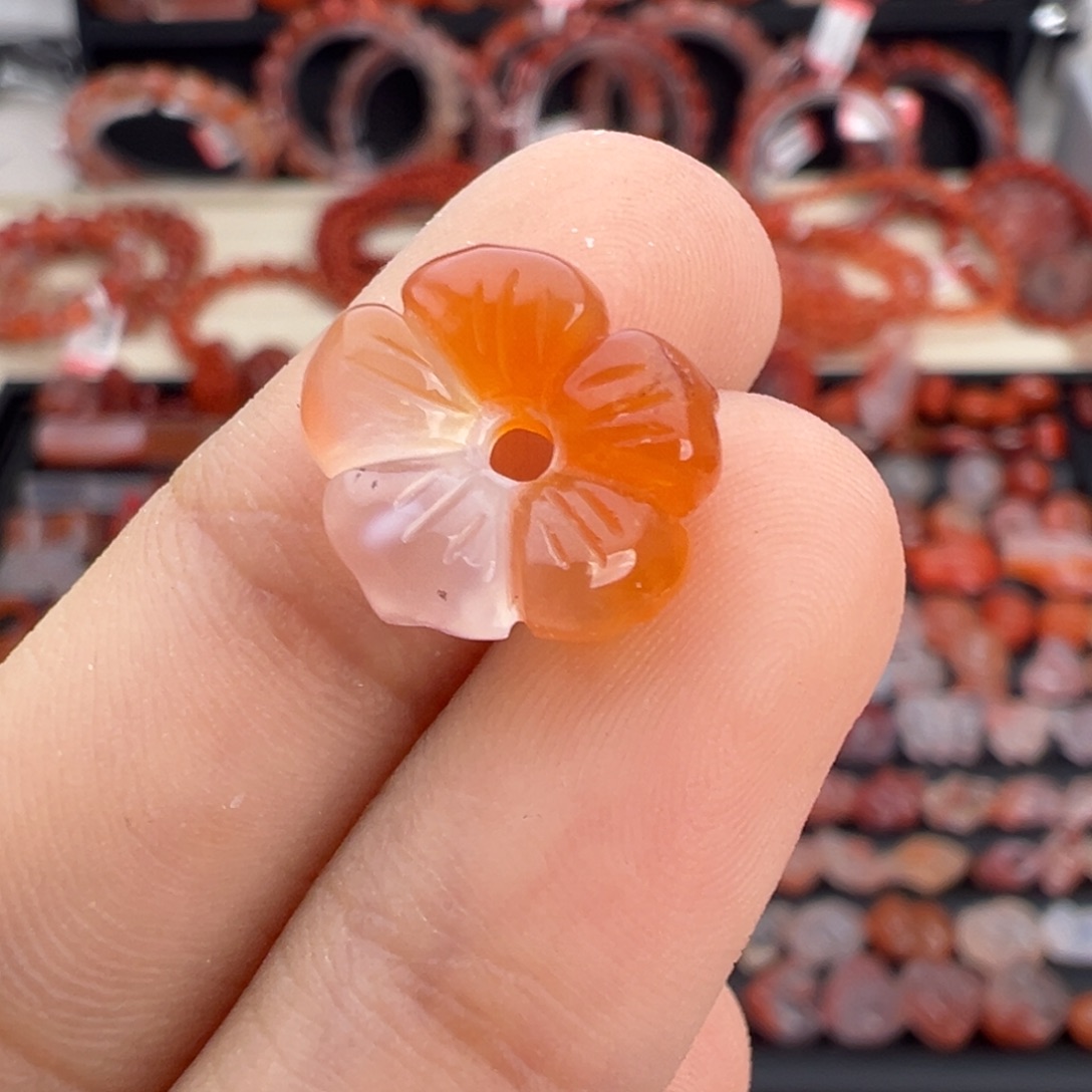 南红玛瑙未镶嵌颈饰有钱花