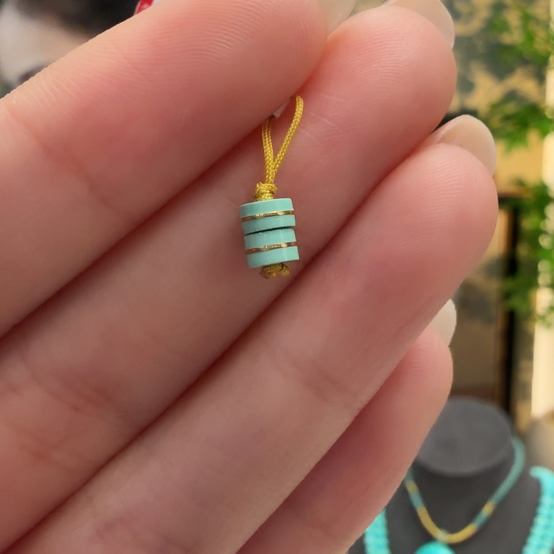 绿松石未镶嵌颈饰