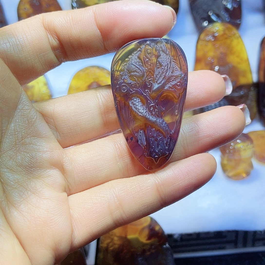 琥珀颈饰未镶嵌琥珀