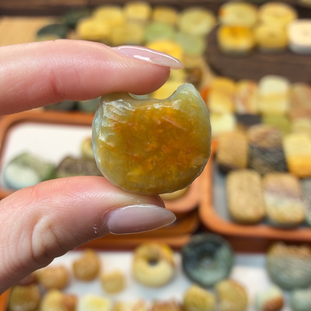 n***o蛇纹石玉未镶嵌颈饰