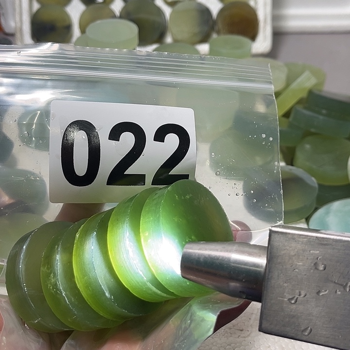 蛇纹石玉未镶嵌珠宝半成品