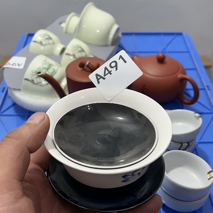 刘***彪茶具默认微瑕瓷器、茶具、壶、摆件，介意勿拍 