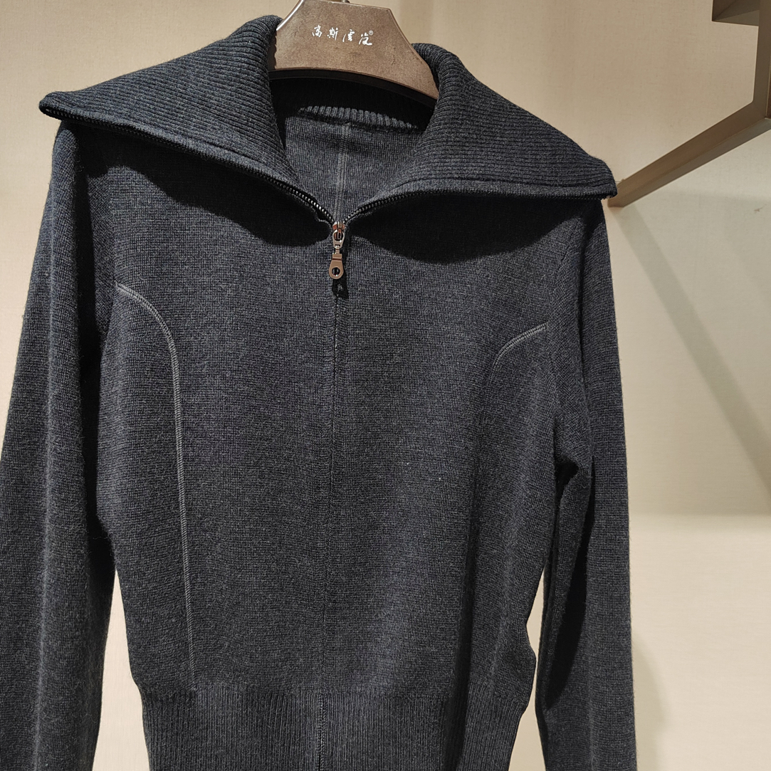 25413463【高斯雪岚】新款休闲时尚减龄翻领毛衣