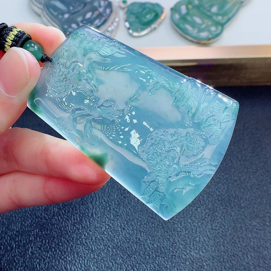 翡翠颈饰未镶嵌翡翠