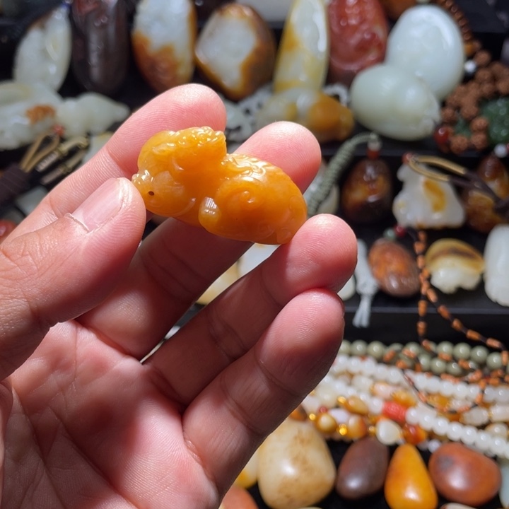 和田玉未镶嵌珠宝奇石