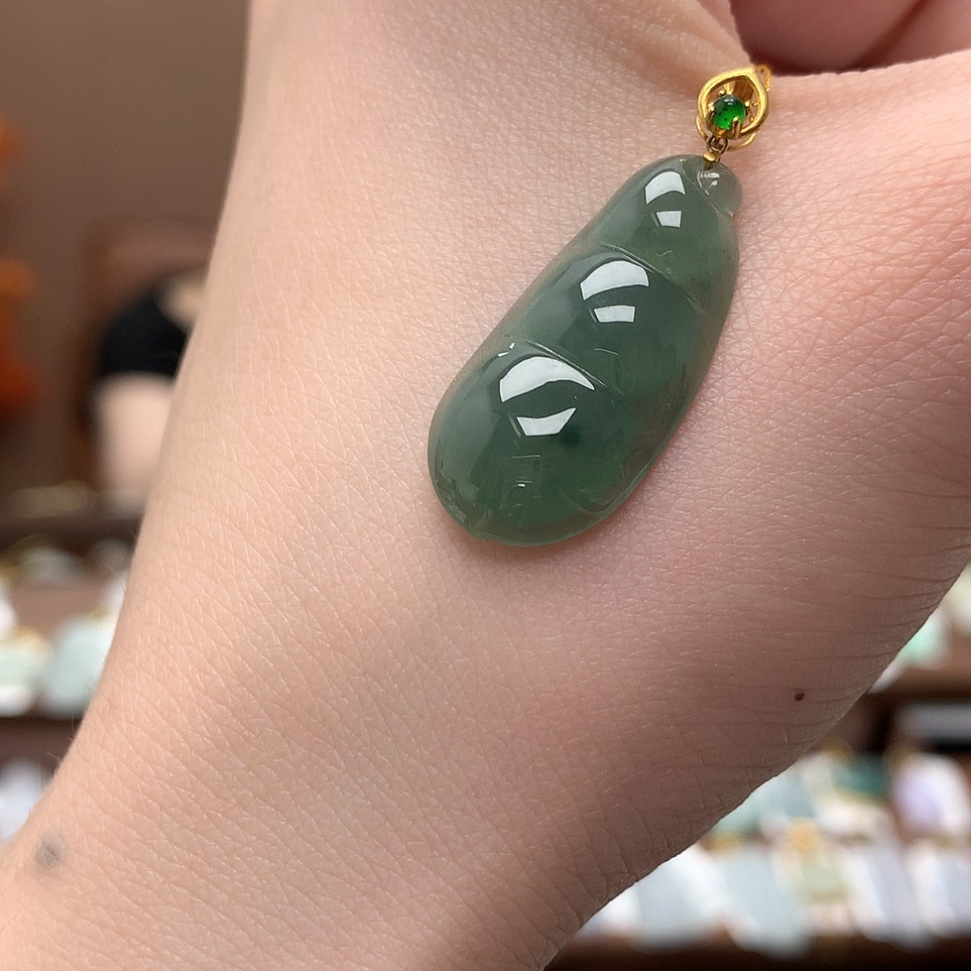 翡翠吊坠(不含链)18K金镶嵌
