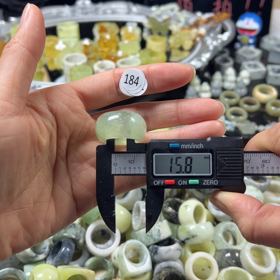 蛇纹石玉未镶嵌戒指