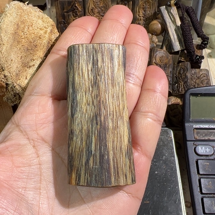 沉香吊坠棋楠沉香陆河吊坠16.3克