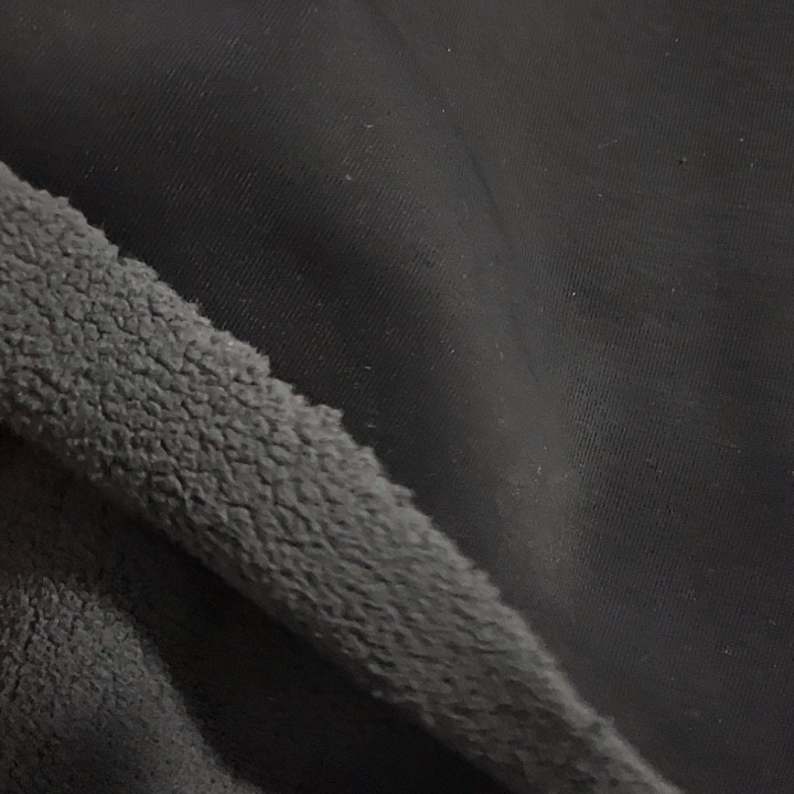 黑色羊驼绒1.8×2米长带螺纹