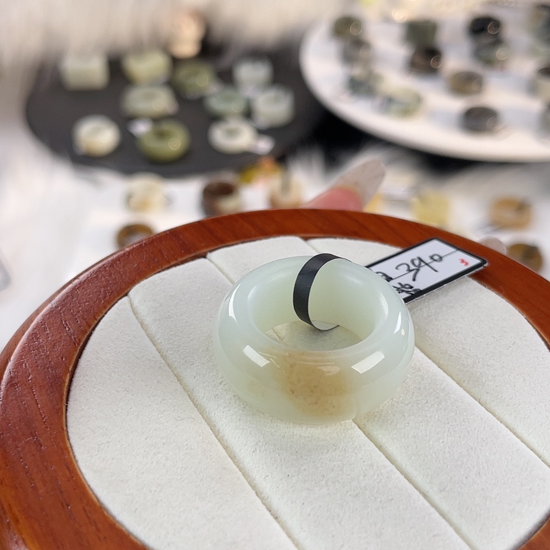 ****、和田玉未镶嵌戒指k61糖白墩墩17.4mm