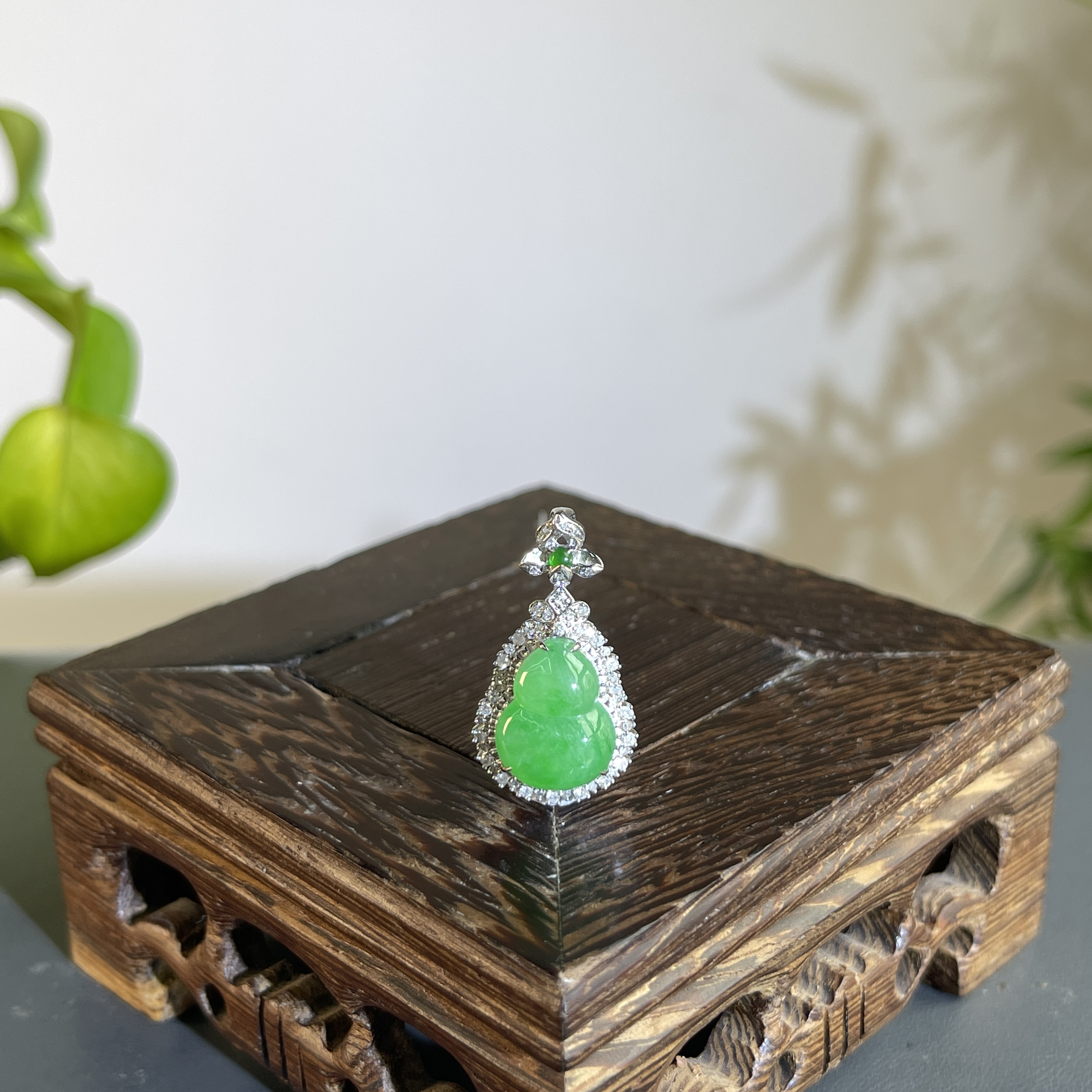 JCB04-161 天然翡翠缅甸A货 18K含钻镶嵌葫芦