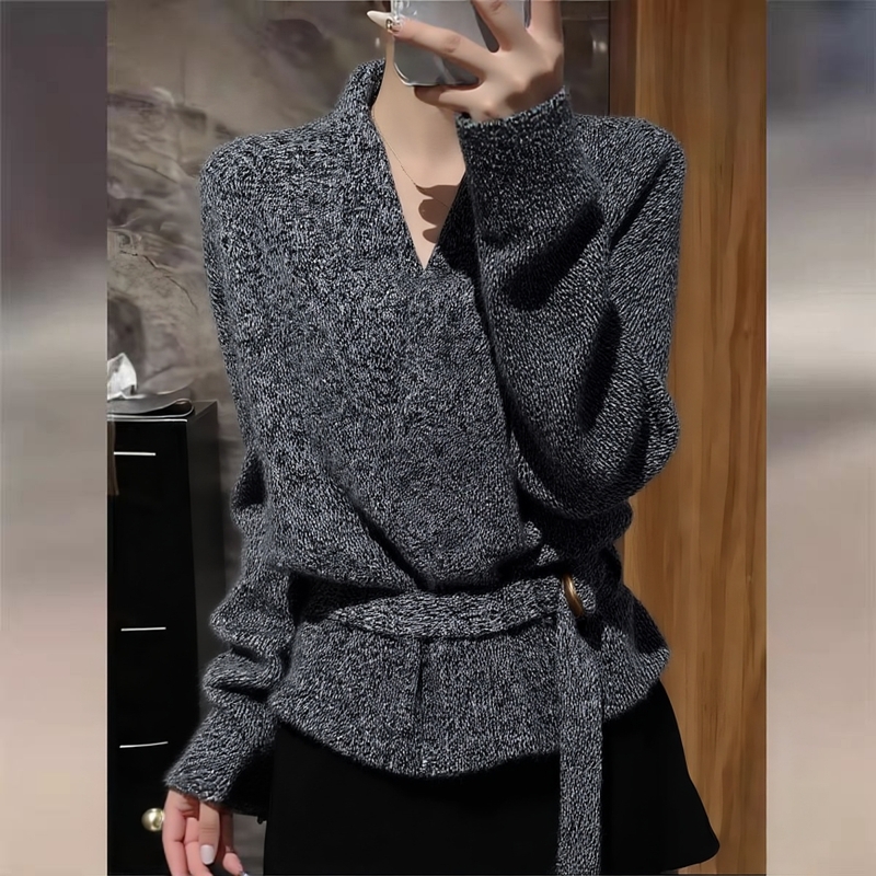 慵懒黑色V领毛衣外套女秋冬高级感洋气减龄系带收腰针织开衫上衣