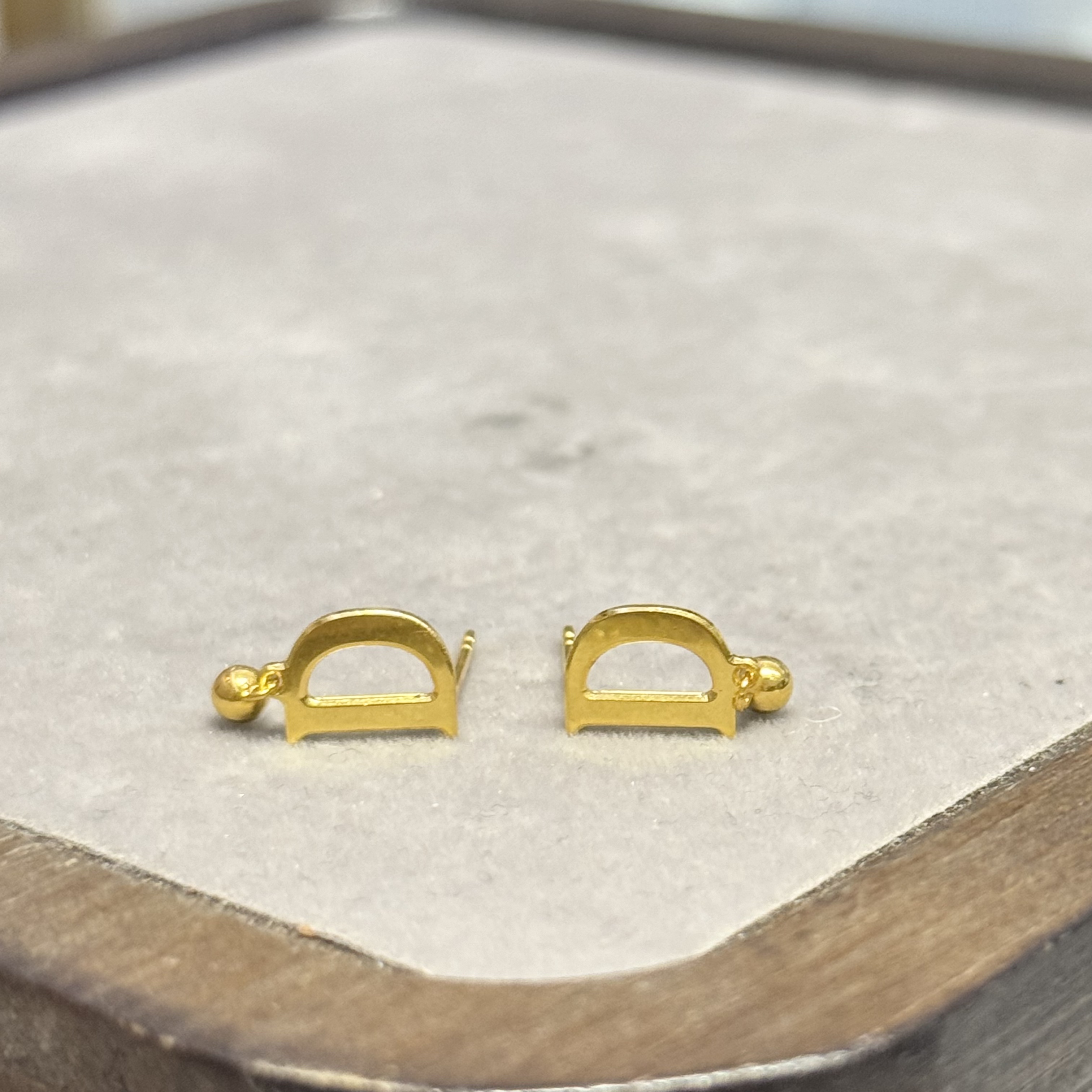 真真-J【D字牌耳钉】-足金999精工5G耳饰