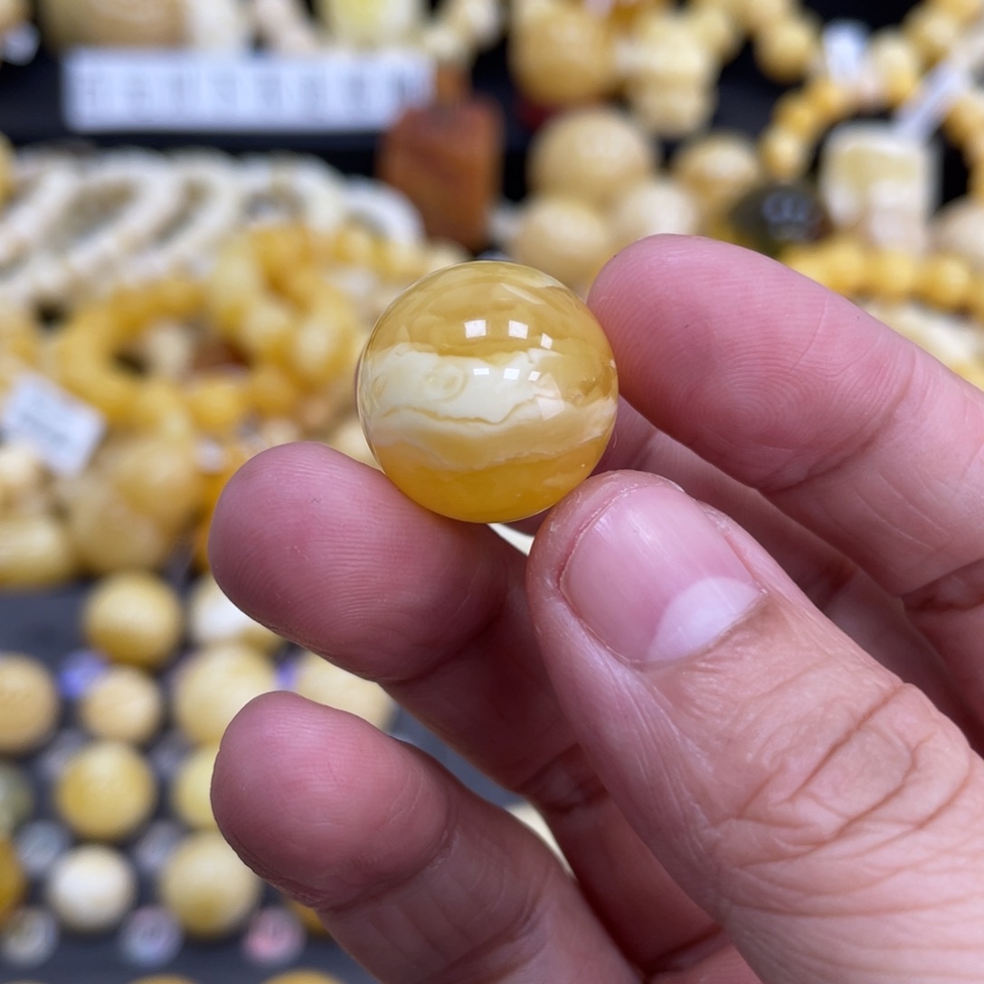 琥珀珠宝奇石未镶嵌18.1mm瑕疵