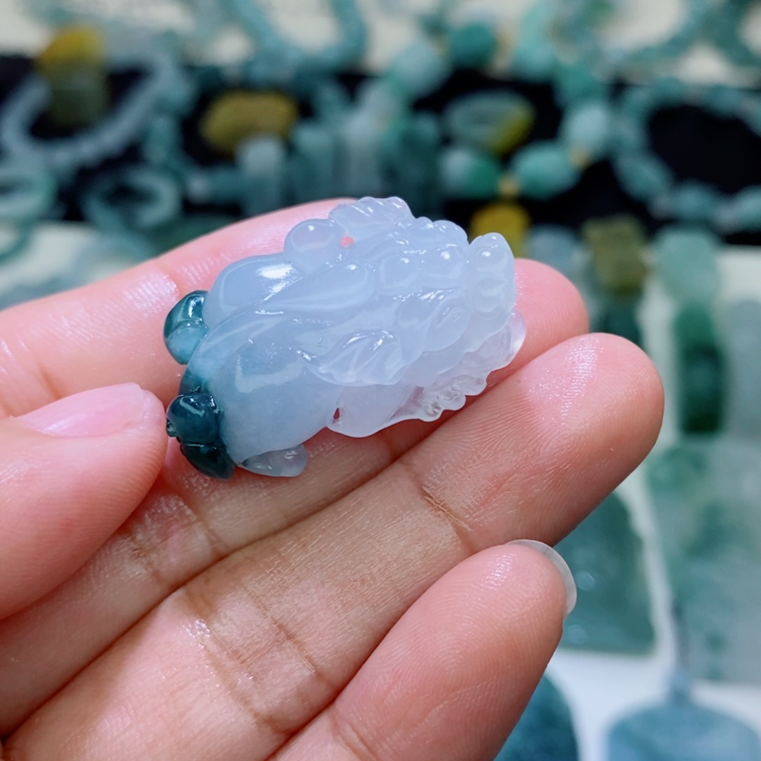 未镶嵌定制翡翠毛货抛光
