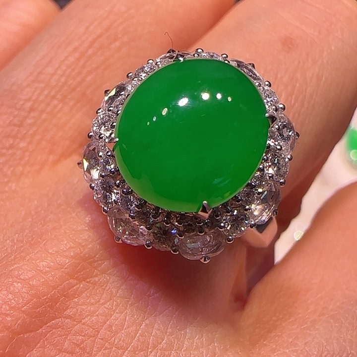 翡翠戒指18K金镶嵌戒指