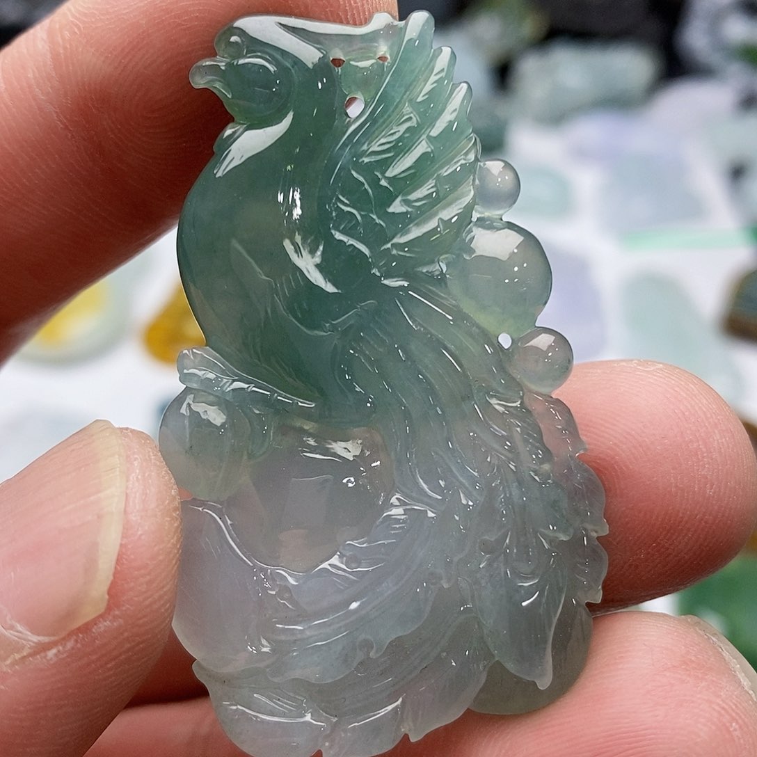 翡翠颈饰未镶嵌鳳凰