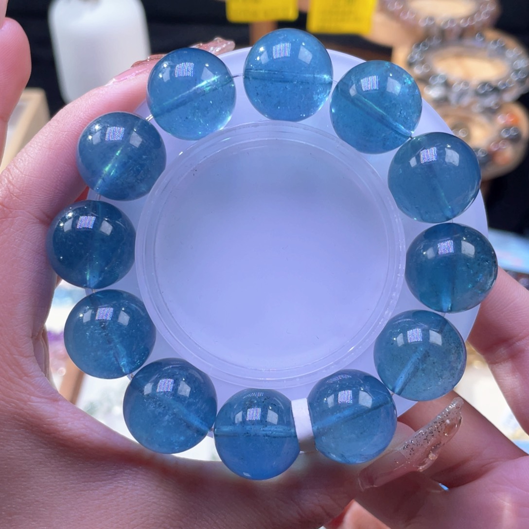 海蓝宝石手串未镶嵌?**F