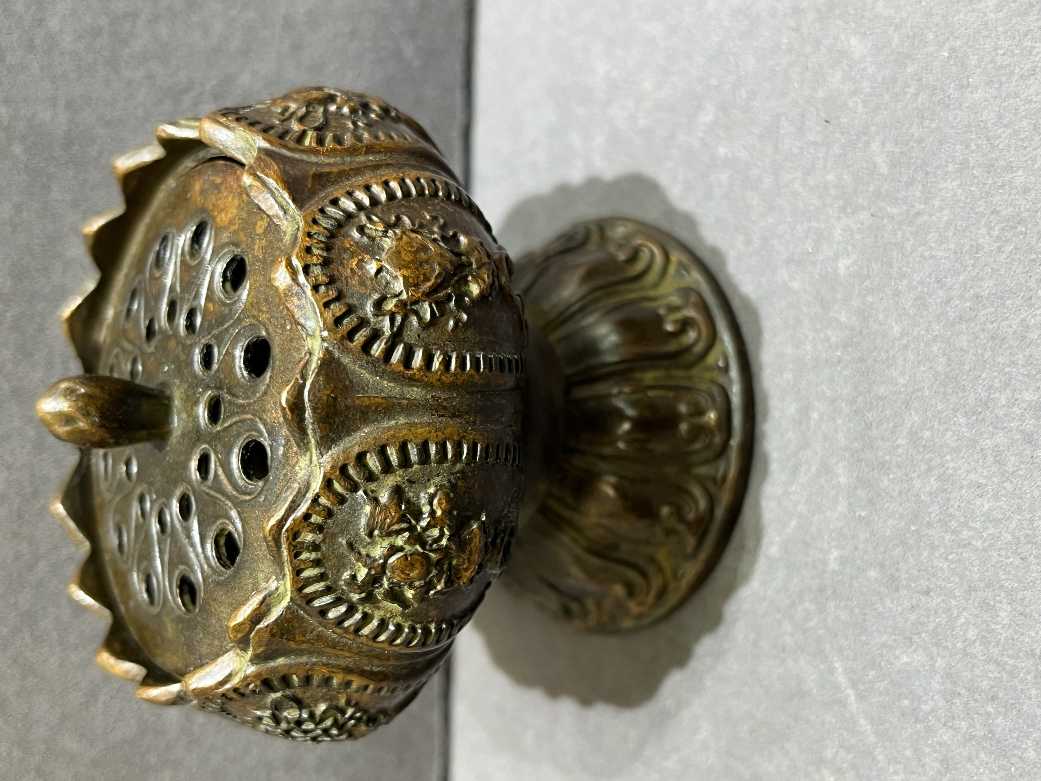 八宝莲花带盖熏香炉古玩铜器适用于盘香檀香沉香茶道桌面装饰