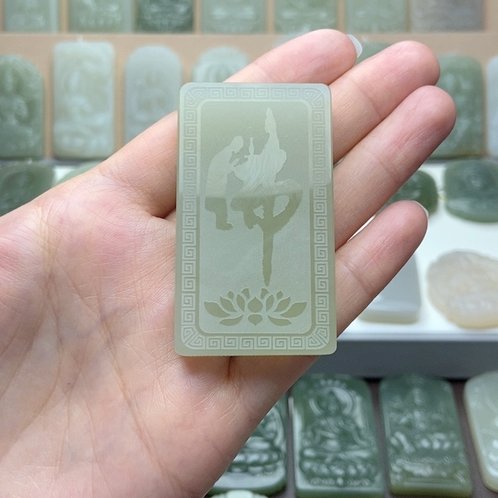 和田玉颈饰未镶嵌百**钢