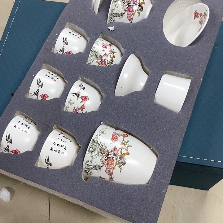 孤品茶具套装等。      