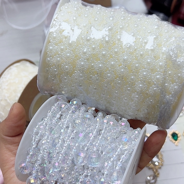 米色太阳花珠链1桶，地球珠1桶