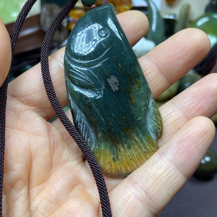 岫岩河磨玉（透闪石质玉）未镶嵌把件