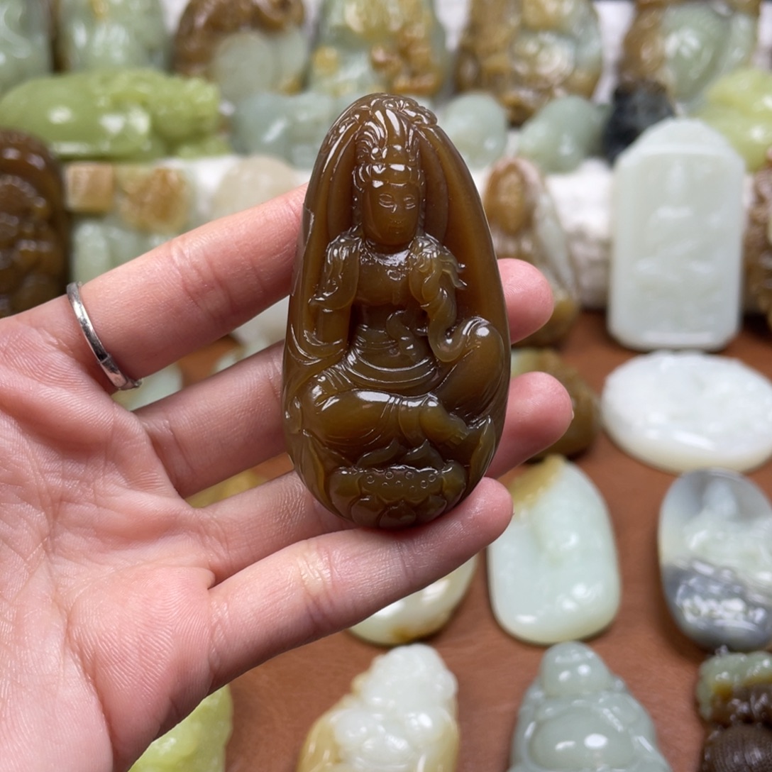 和田玉未镶嵌颈饰