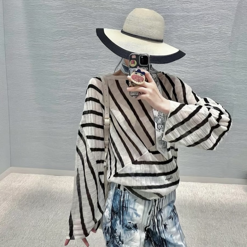 99新 DIOR/迪奥 羊毛条纹羊毛含丝上衣 XS码 GM205255