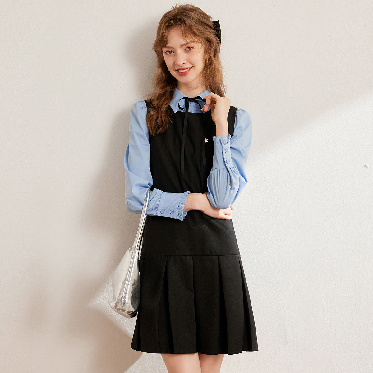 白鹿语25春款圆领气质百搭时尚下摆压褶背心裙女装连衣裙WBY20054