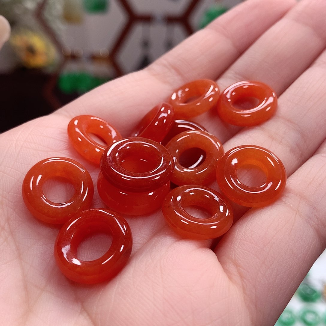 翡翠裸石天然翡翠多样性发其一