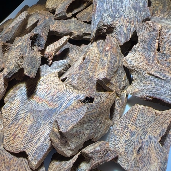 沉香手把件海南老白棋沉水块料100克