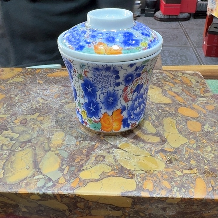 青花瓷杯一个，瓷。。。