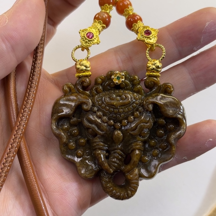 翡翠吊坠(赠链)未镶嵌代编织