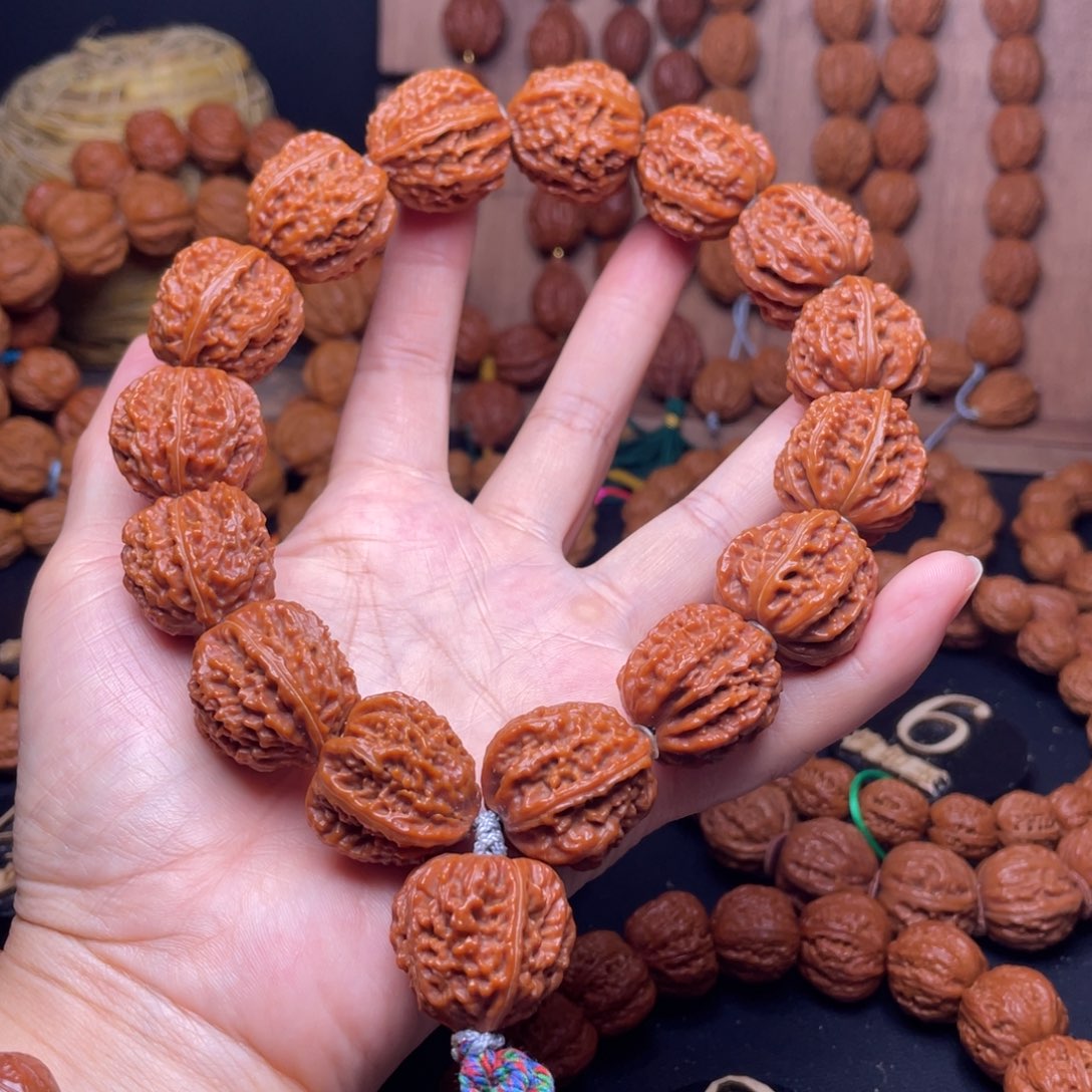 文玩核桃手串麒麟金棱