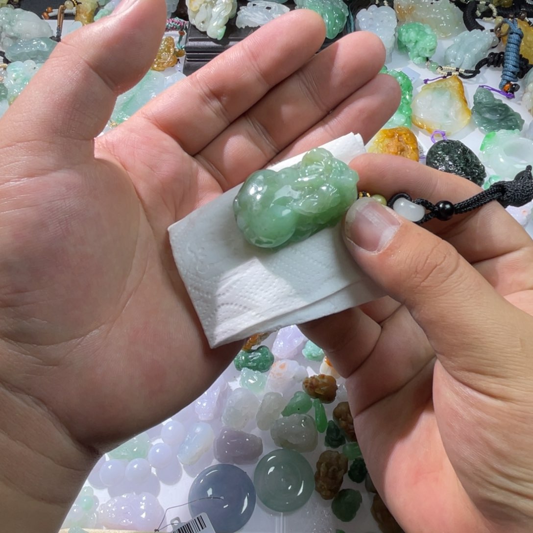 翡翠颈饰未镶嵌用****9天然