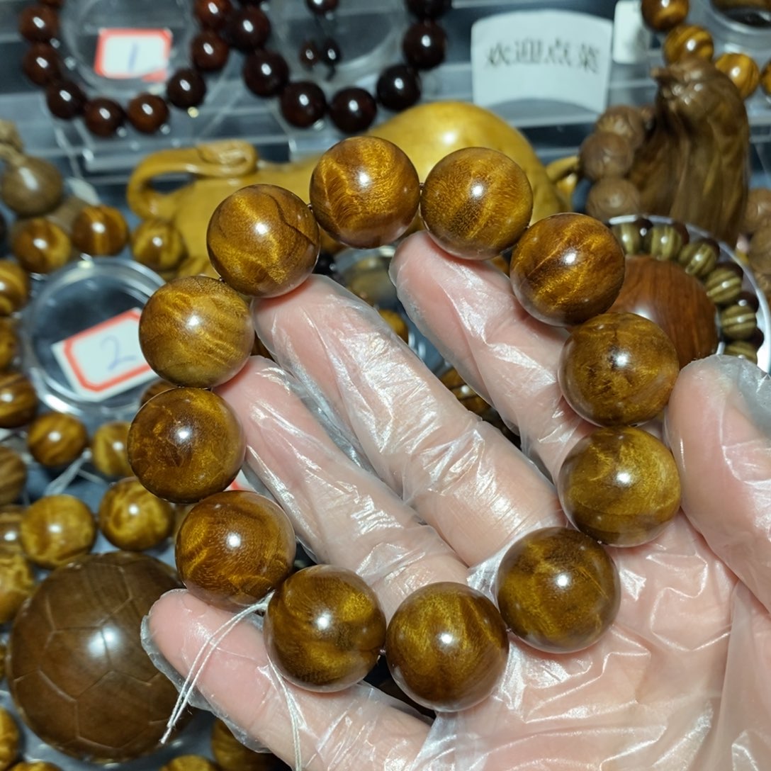 金丝楠Z***S木雕工艺品