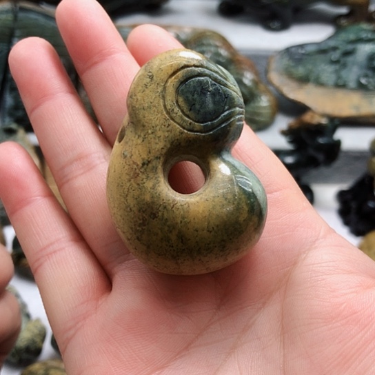 岫岩河磨玉（透闪石质玉）把件未镶嵌